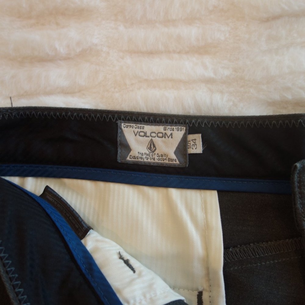 Men's Gray Volcom Dress Shorts Size 34 - Picture 3 of 12